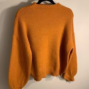 Super cozy sweater perfect for the fall weather !